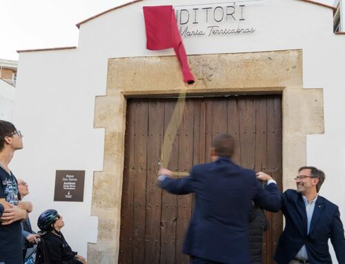 L’auditori de Can Saleta es bateja amb el nom del filòsof i polític Josep-Maria Terricabras