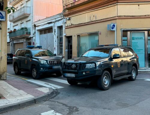 Una operació estatal de la Guàrdia Civil desperta el centre Calella a primera hora del matí