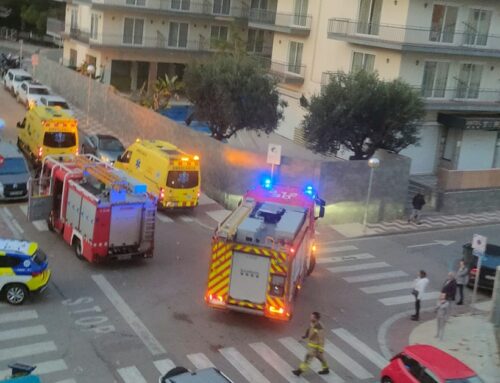 Un avís per fum al carrer Diputació obliga a mobilitzar els cossos d’emergències